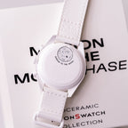 MOONSWATCH MISSION TO MOONPHASE SNOOPY - SWATCH X OMEGA BIOCERAMIC