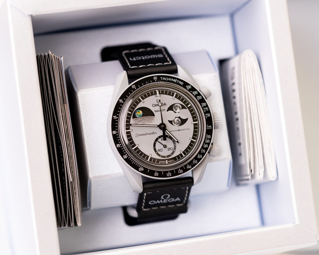 MOONSWATCH MISSION TO EARTHPHASE - SWATCH X OMEGA BIOCERAMIC