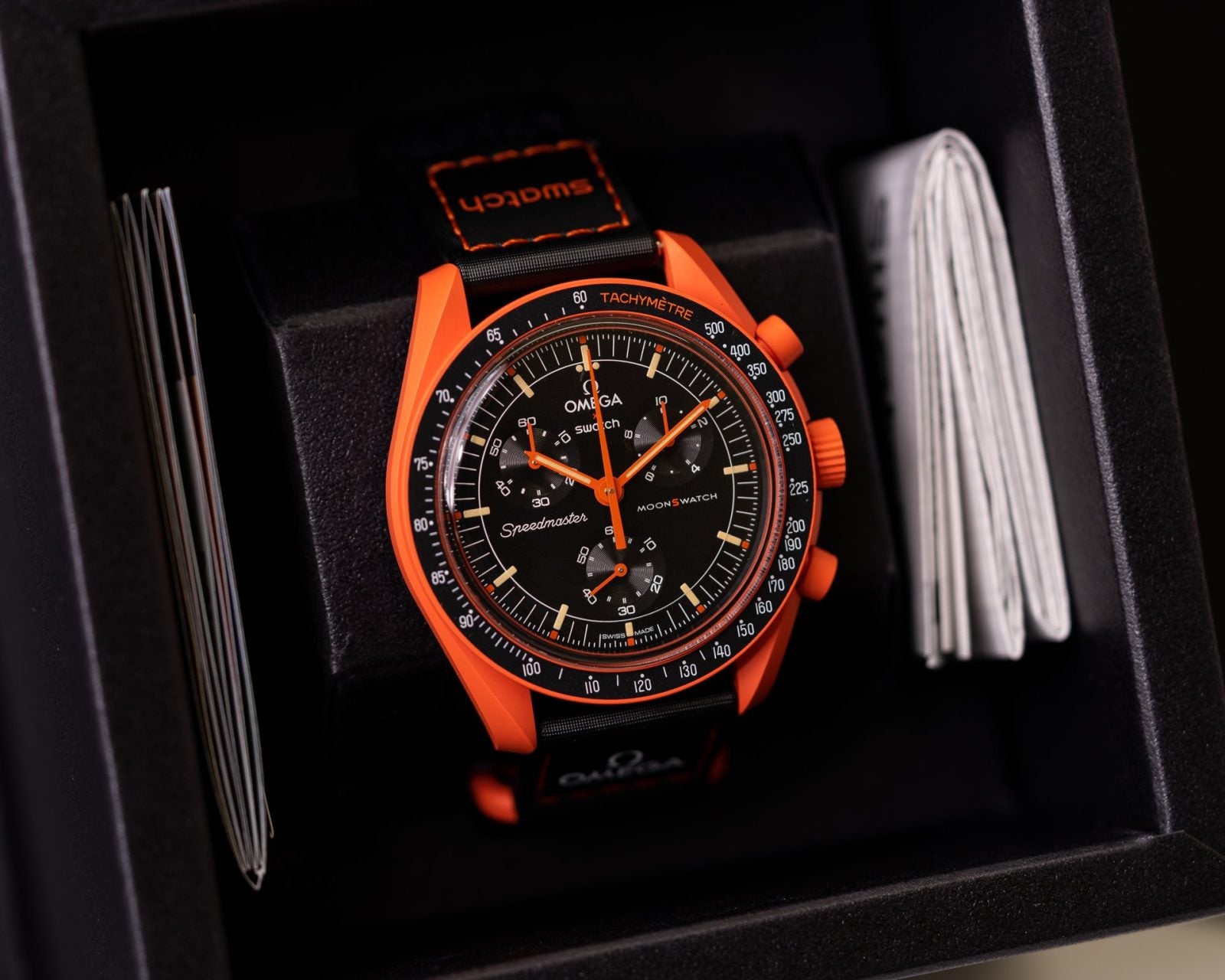 MOONSWATCH MISSION ON EARTH LAVA - SWATCH X OMEGA BIOCERAMIC