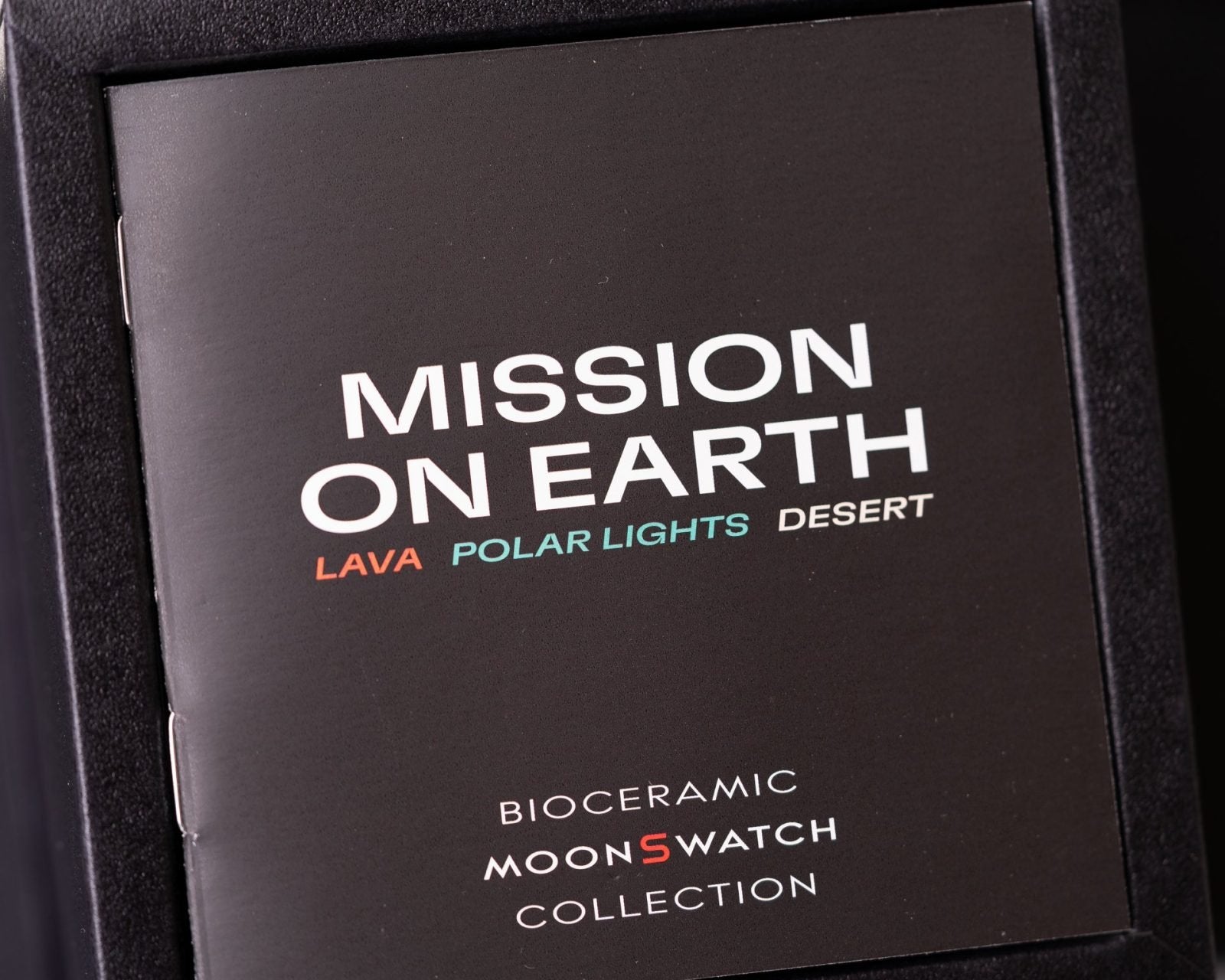 MOONSWATCH MISSION ON EARTH POLAR LIGHTS - SWATCH X OMEGA BIOCERAMIC