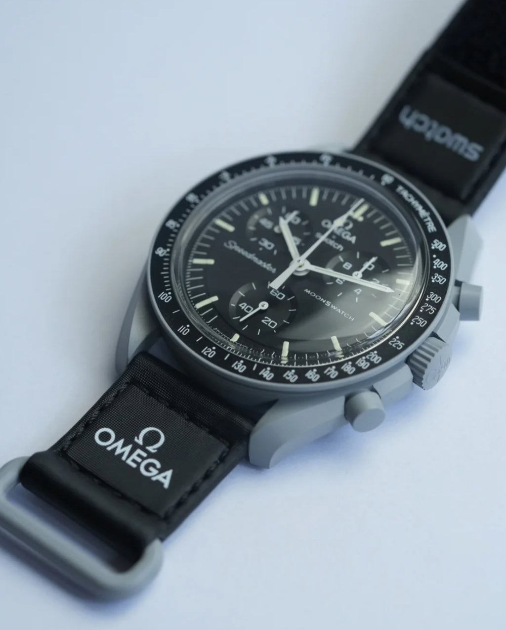 MOONSWATCH MISSION TO THE MOON - SWATCH X OMEGA BIOCERAMIC