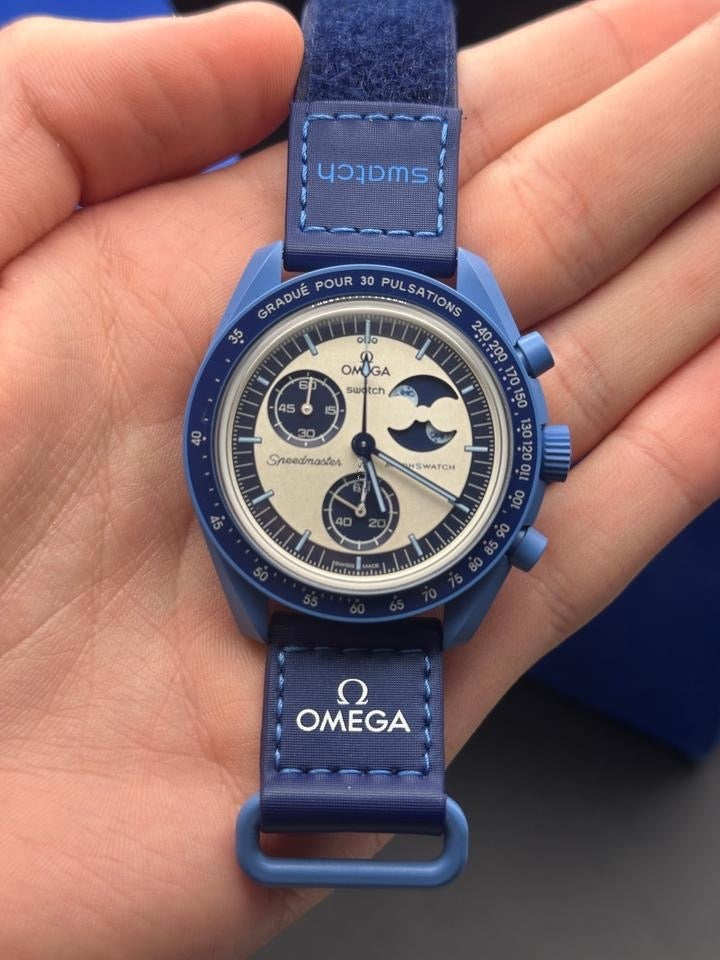 MOONSWATCH MISSION TO THE SUPER BLUE MOONPHASE - SWATCH X OMEGA BIOCERAMIC